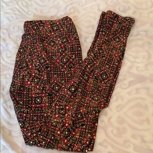 Classy LuLaRoe OS leggings